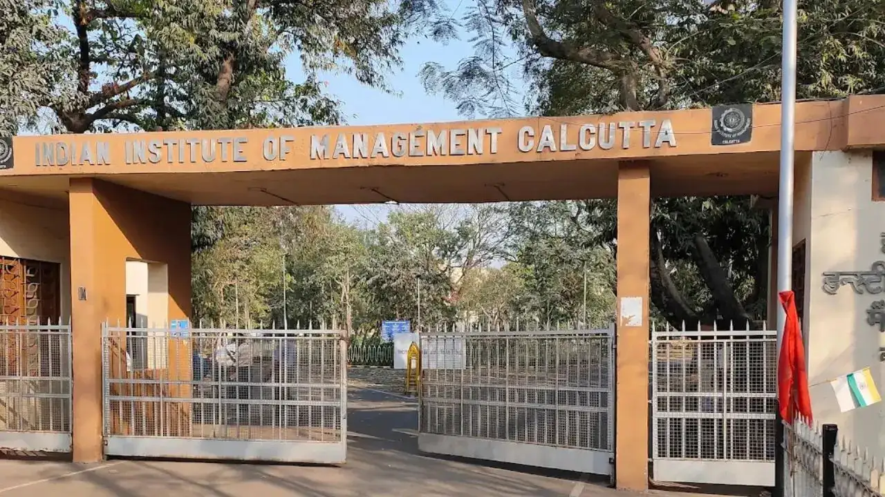 https://salarnews.in/public/uploads/images/newsimages/maannewsimage28072025_172436_IIM Calcutta Executive Programme.webp